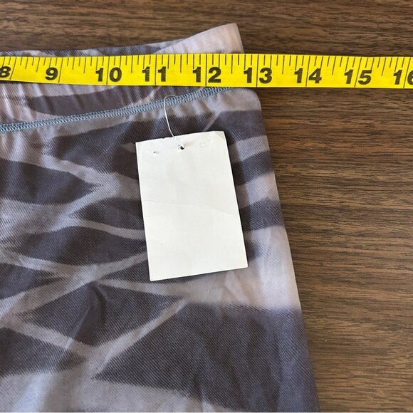 ❤️ NWT Diesel Leggings tiger Patterned Sheer M - Picture 10 of 12